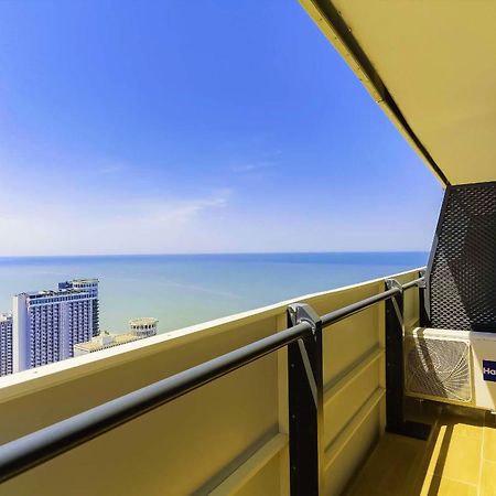 Black Sea Apartment In Orbi City Batumi Exterior photo