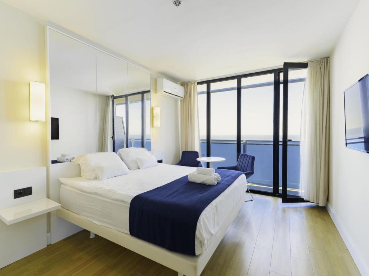 Black Sea Apartment In Orbi City Batumi Exterior photo