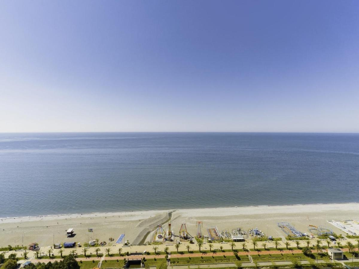 Black Sea Apartment In Orbi City Batumi Exterior photo